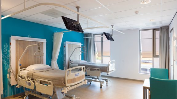 Healthcare and Hygiene: healthcare ceilings solutions for Hospitals (© Rob van Esch)